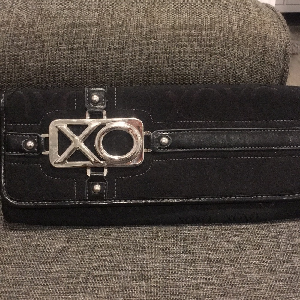 XOXO CLUTCH